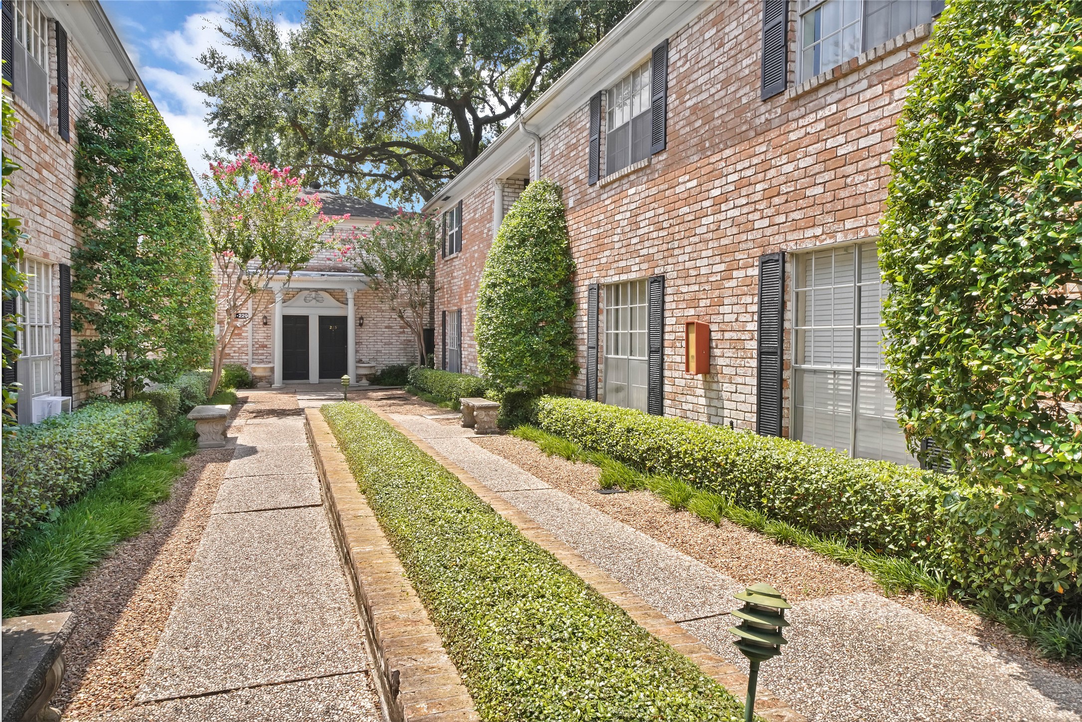 Houston Condo: 7900 Westheimer Road