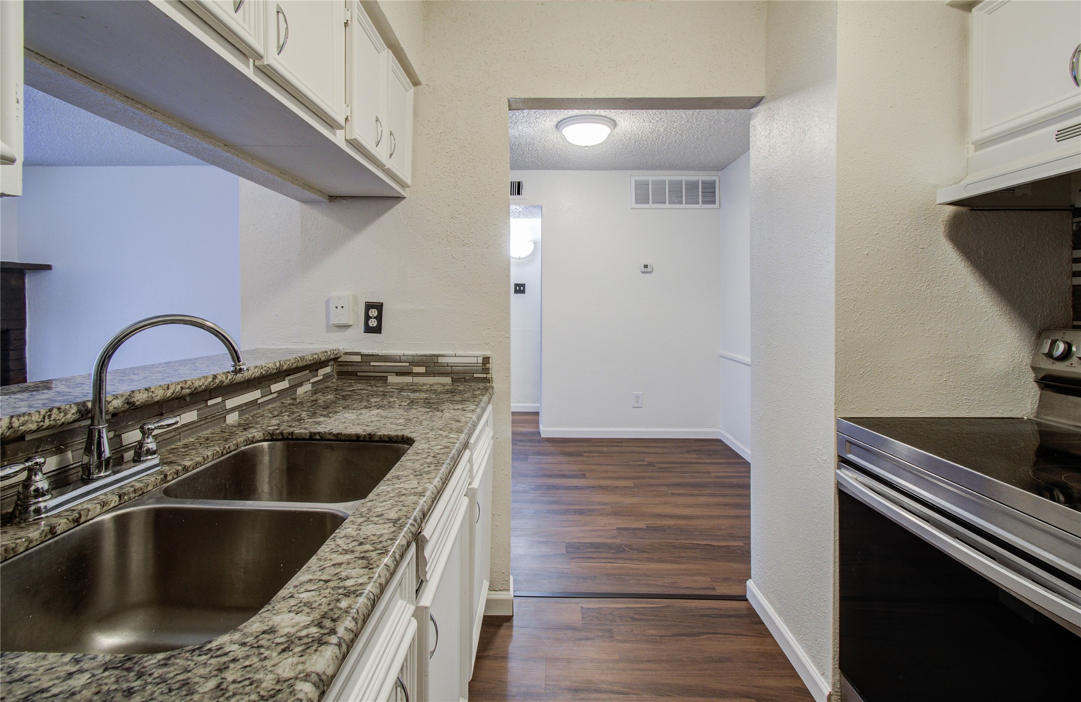 Houston Condo: 2800 Jeanetta Street