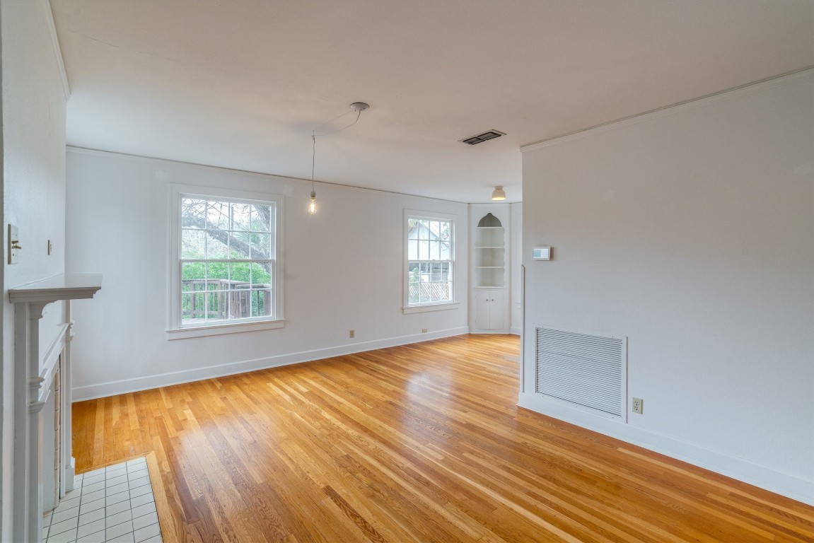 Austin Condo: 1609 Sunset Lane