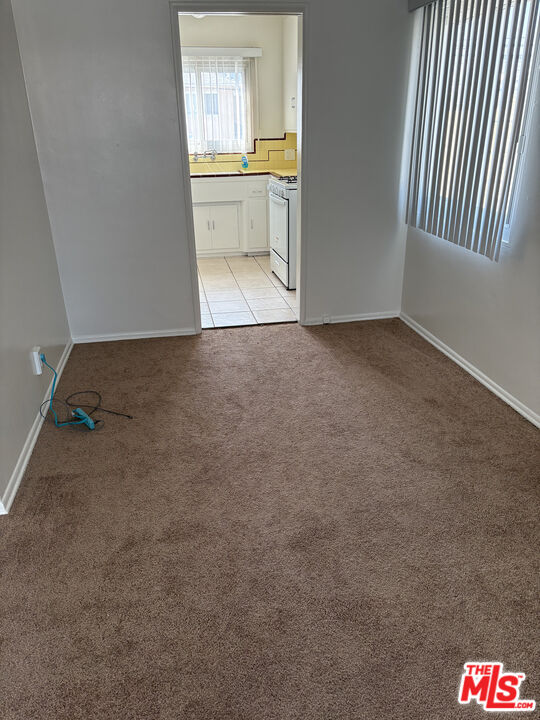 Inglewood Condo: 818 East Nutwood Street