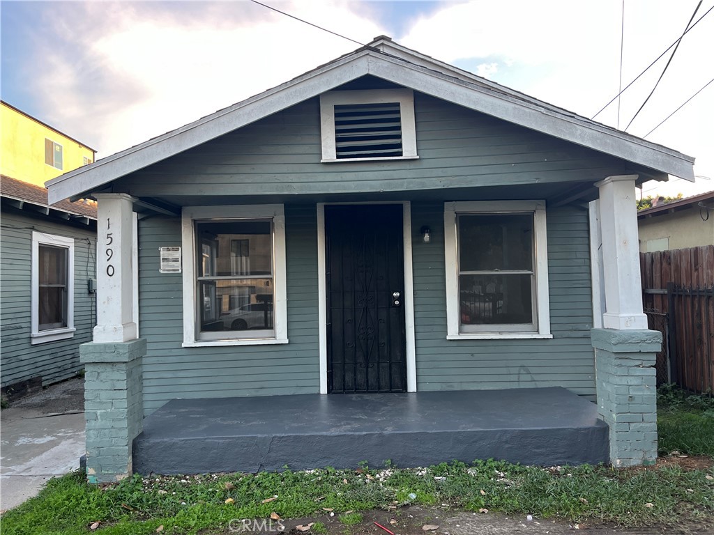 Los Angeles Condo: 1590 West 37th Street