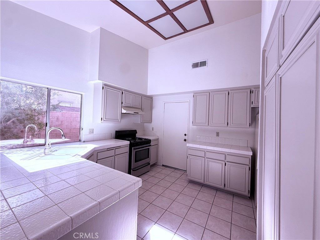 Palmdale Condo: 39330 Gainsborough Drive