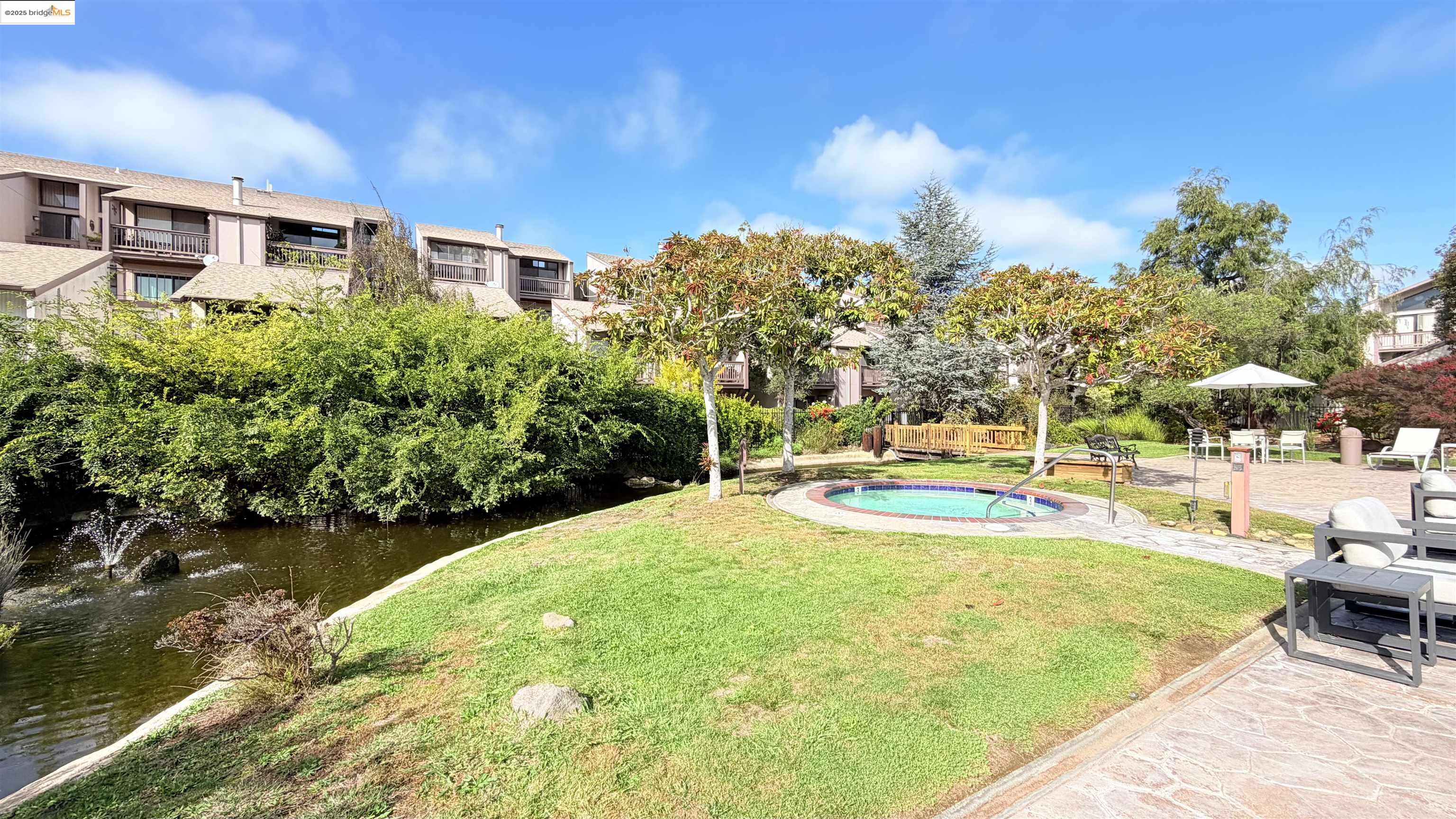 Alameda Condo: 2101 Shore Line Drive