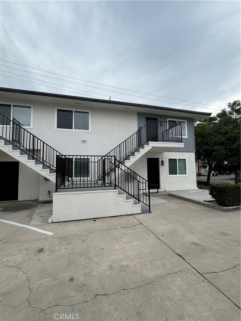 Glendale Condo: 1011 East Chevy Chase Drive