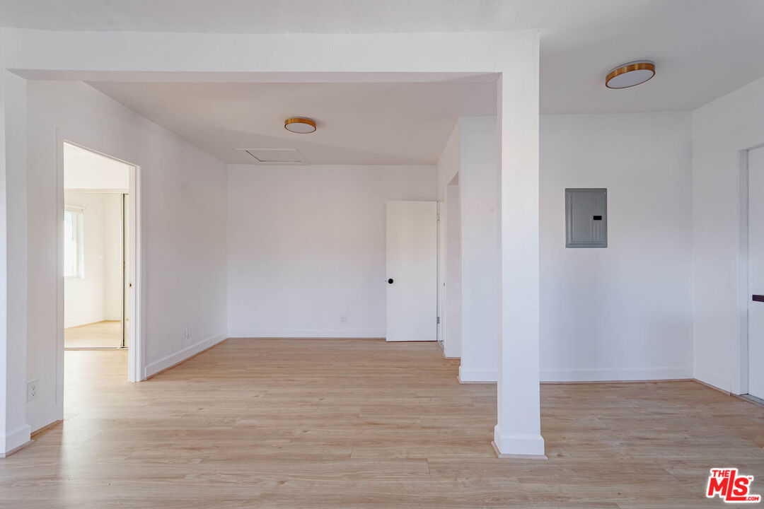 Los Angeles Condo: 4309 Burns Avenue