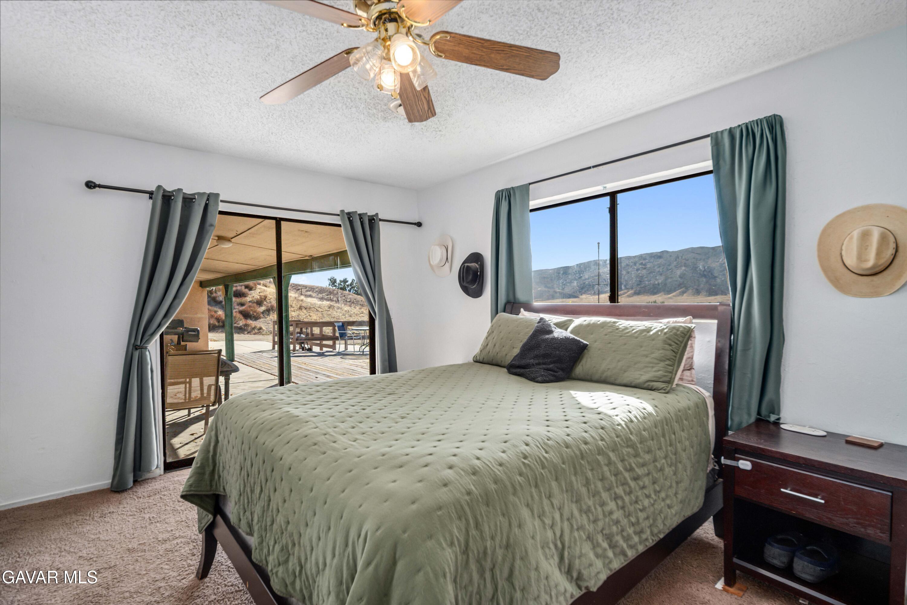 Leona Valley Condo: 8206 Calva Street