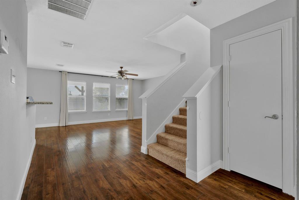 Anna Condo: 1725 Willow Way