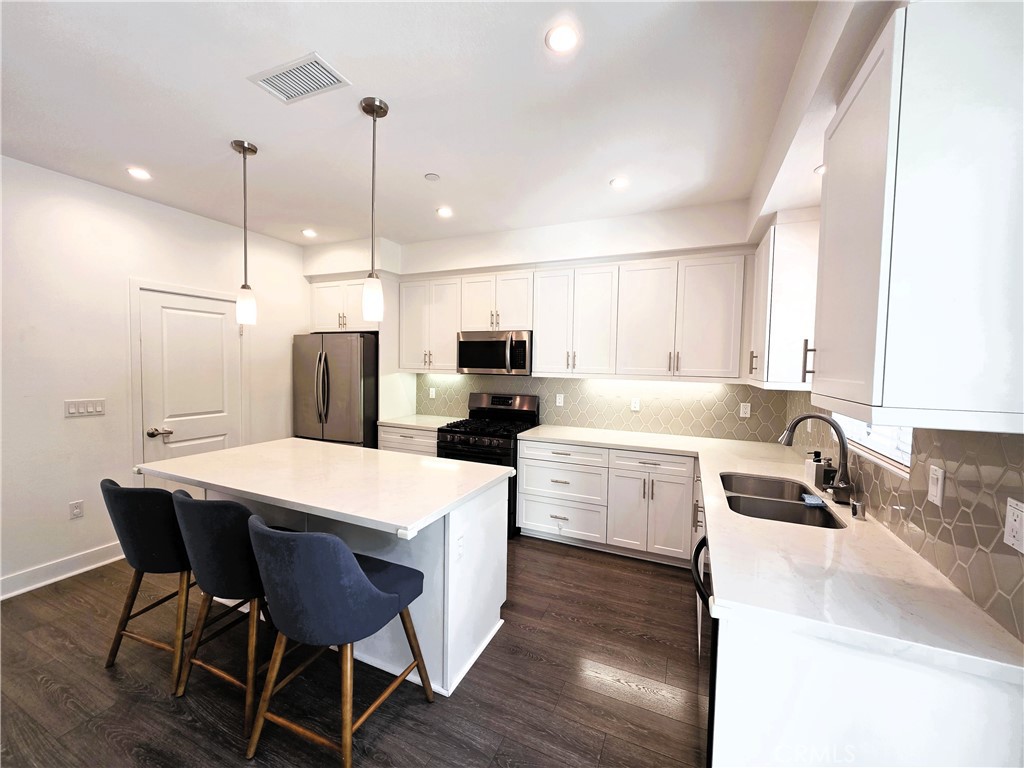 Reseda Condo: 6747 Rhea Court