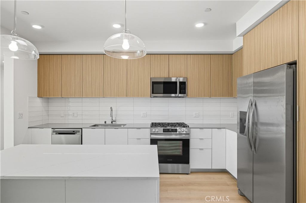 Studio City Condo: 12078 Guerin Street