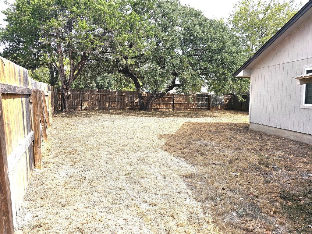 Round Rock Condo: 1747-1745 Horseshoe Circle