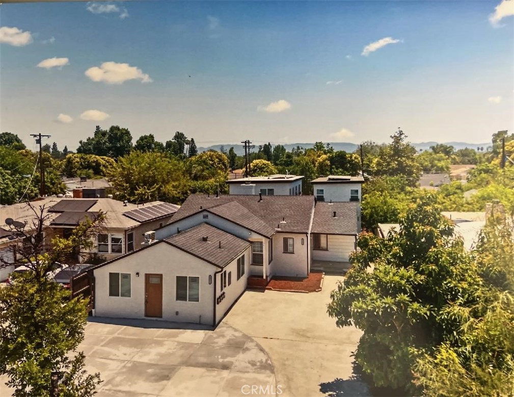 Reseda Condo: 18658 Runnymede Street