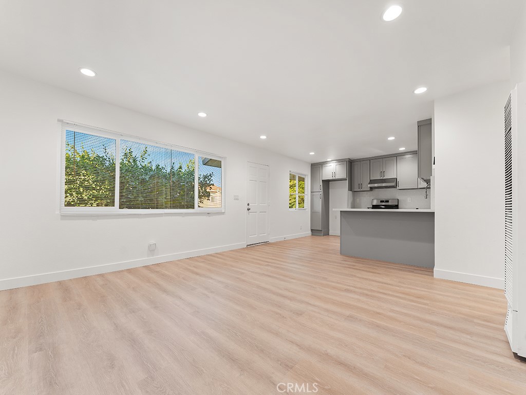 Santa Ana Condo: 308 South Laurel Street