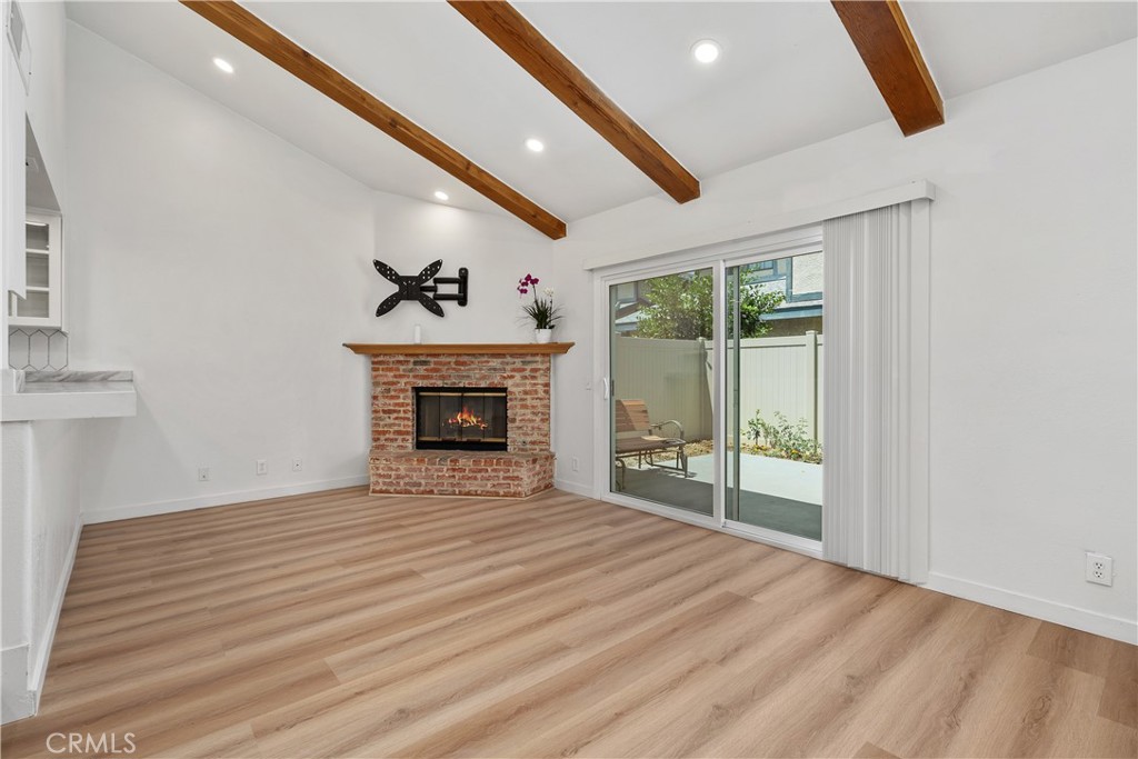 Reseda Condo: 18435 Keswick