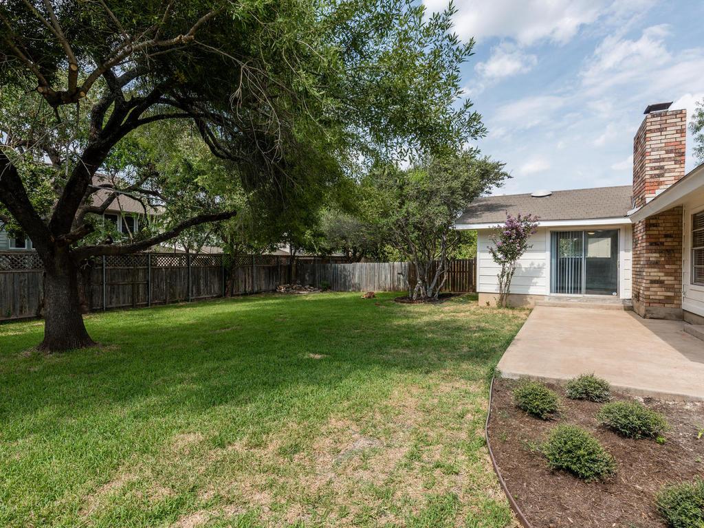 Round Rock Condo: 3910 Hillside Drive