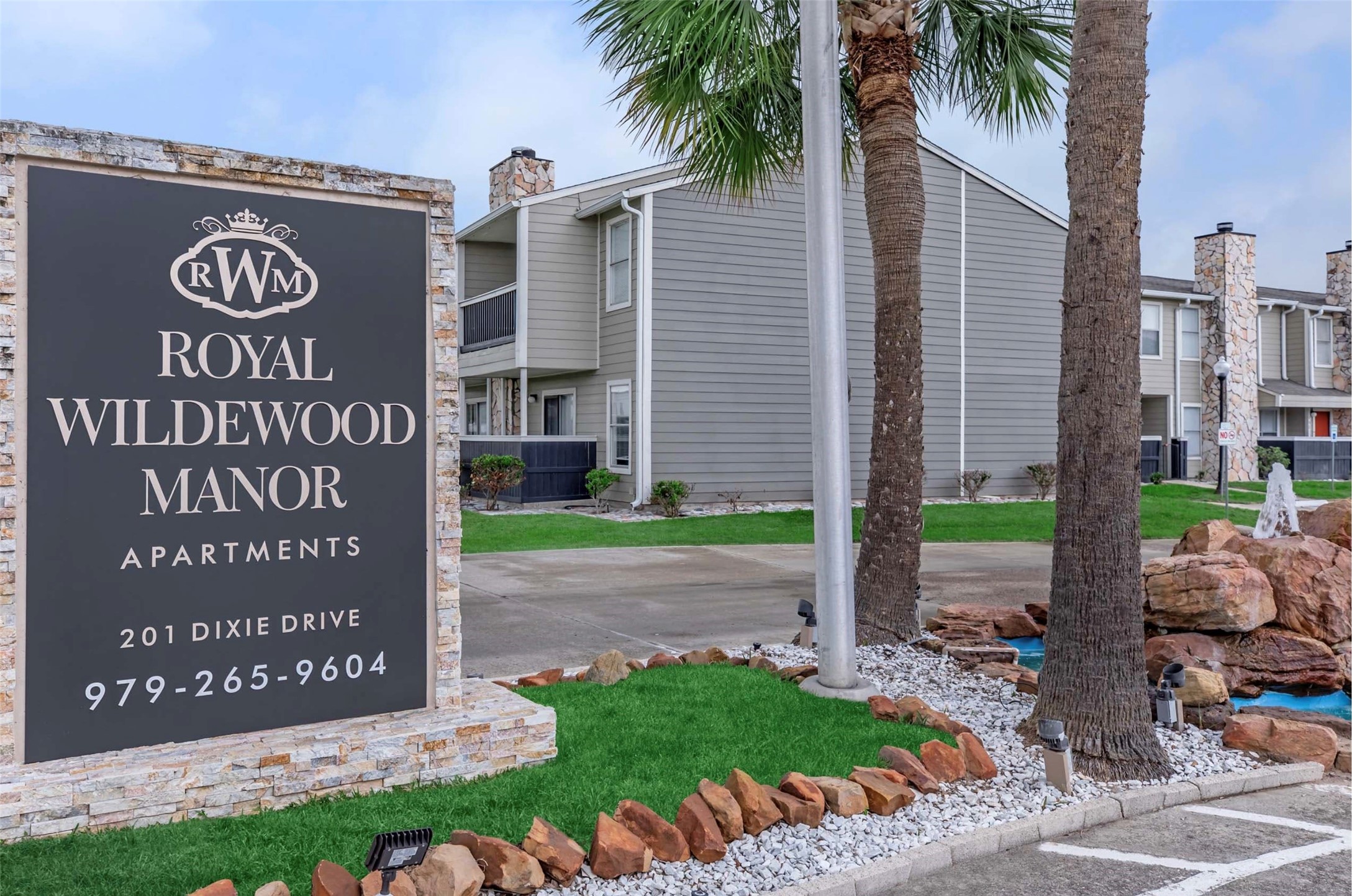 Clute Condo: 201 Dixie Drive