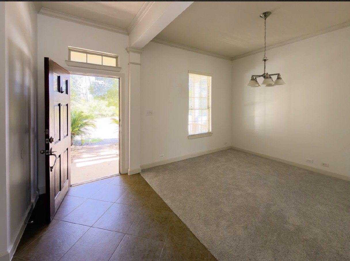 The Woodlands Condo: 114 West Montfair Boulevard