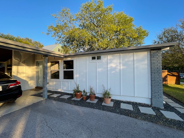 Austin Condo: 2910 Pecan Springs Road