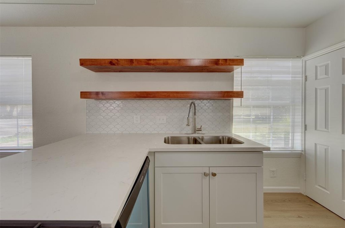 Galveston Condo: 3911 Winnie Street