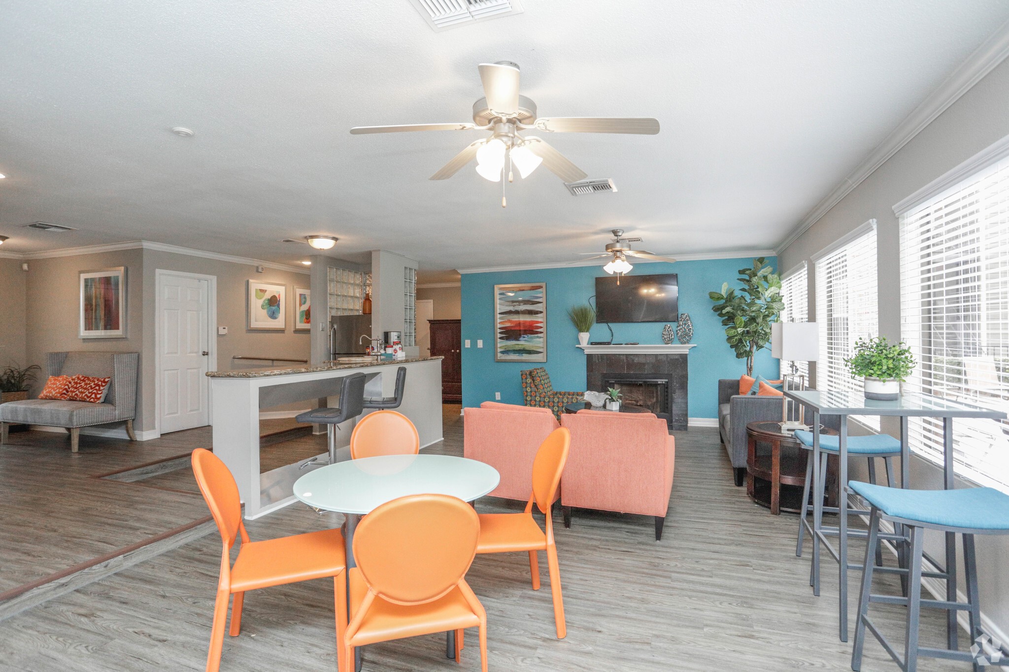 Houston Condo: 10250 Lands End Drive