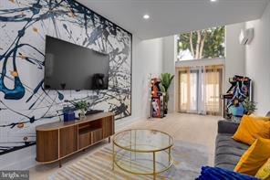 Philadelphia Townhome: 528 N 22nd St