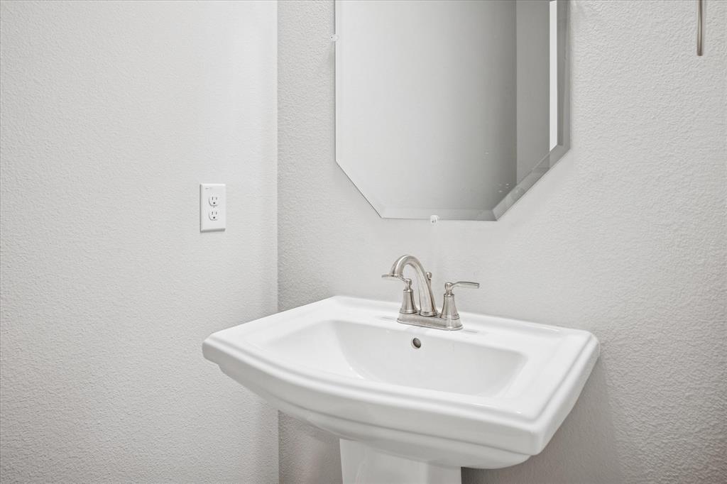 Lewisville Condo: 3905 Dame Ragnel Drive