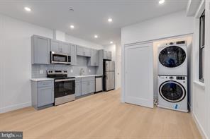 Philadelphia Townhome: 178 W Seymour St