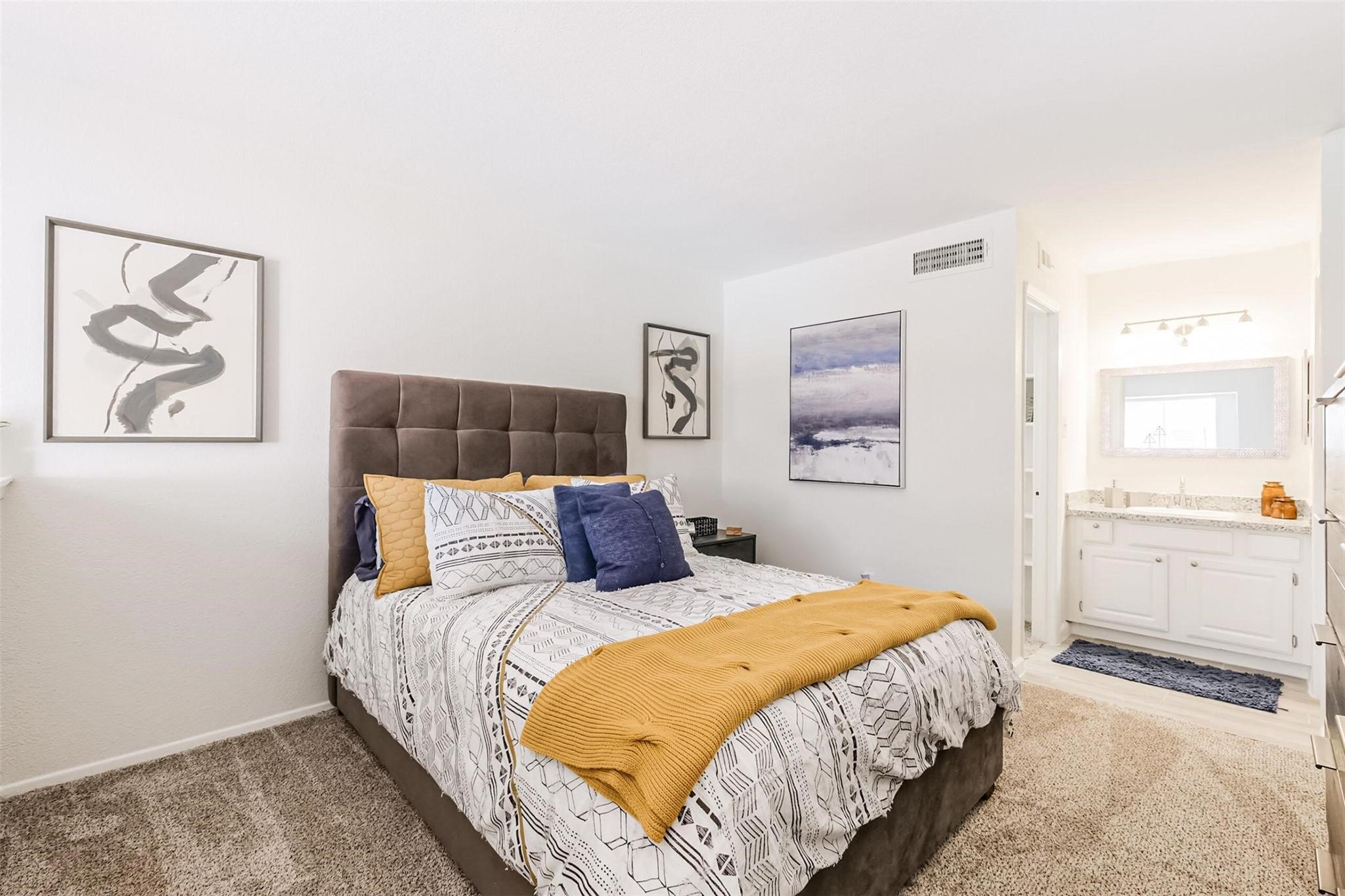 Houston Condo: 8162 Richmond Avenue