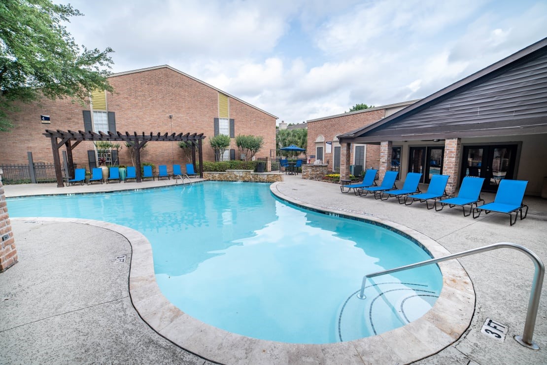 Houston Condo: 2800 South Dairy Ashford Road