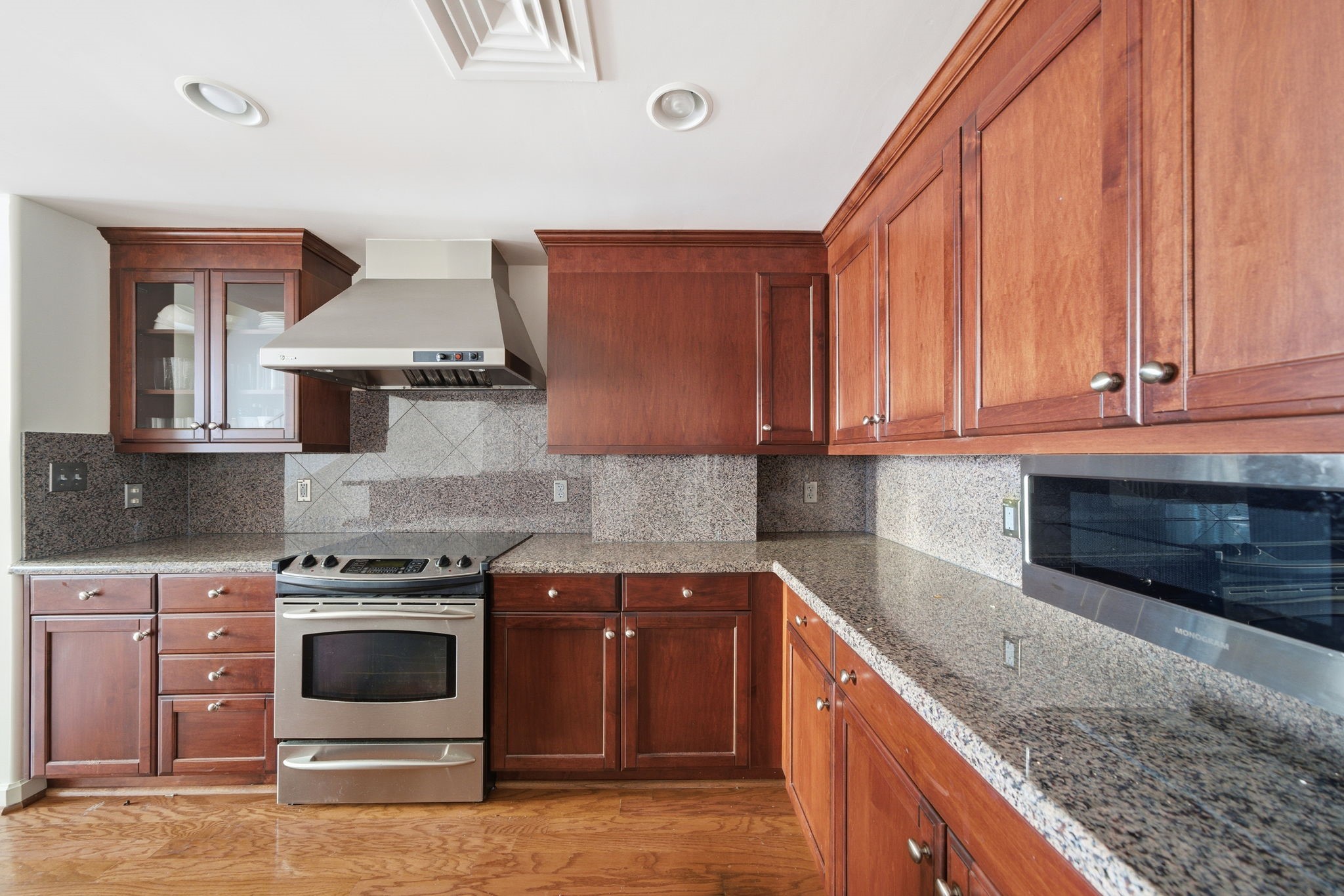 Houston Condo: 914 Main Street