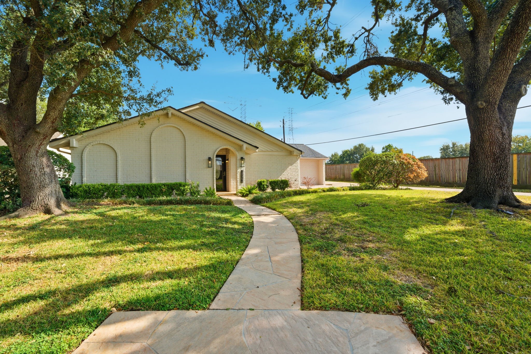 Houston Condo: 2502 Hollow Hook Road