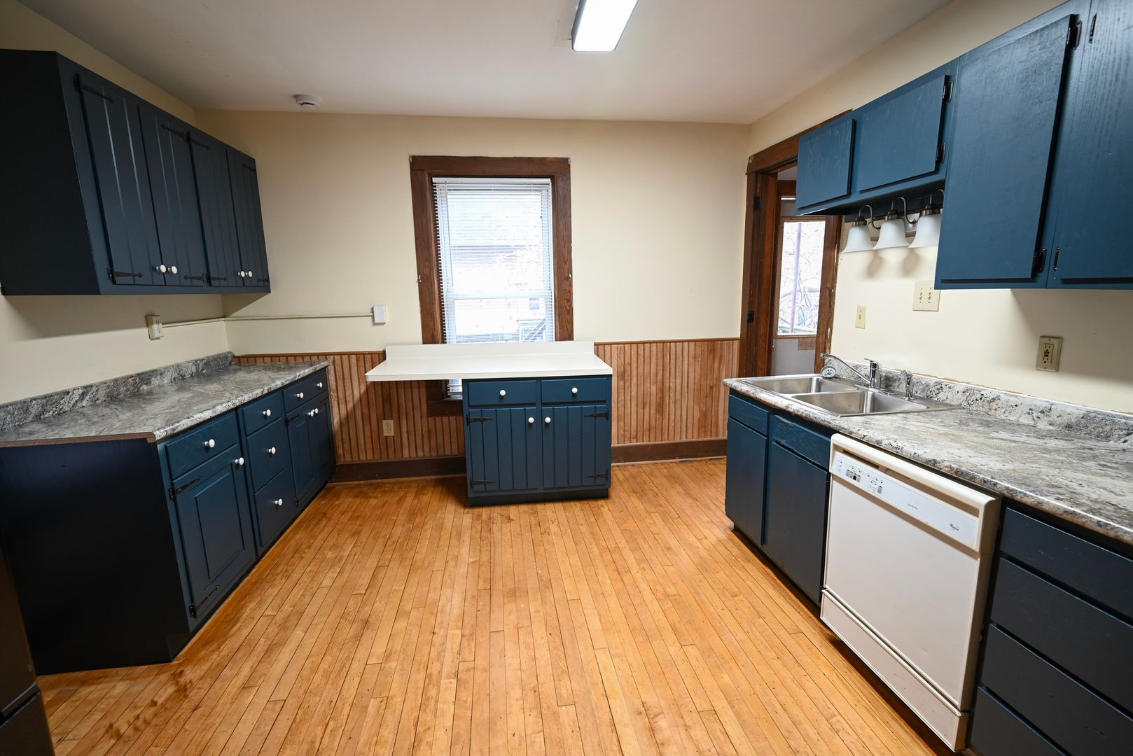 Madison Condo: 407 W Main St