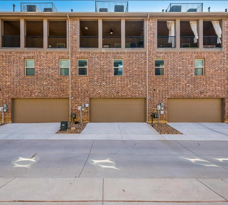 Lewisville Condo: 2405 Siskiyou Street