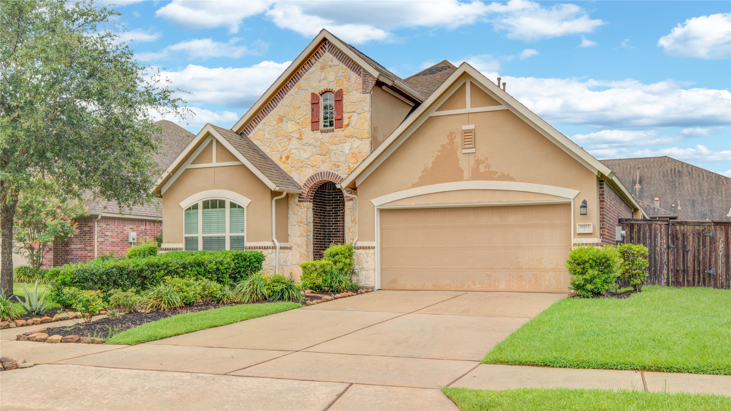 Missouri City Condo: 9915 Foggy River