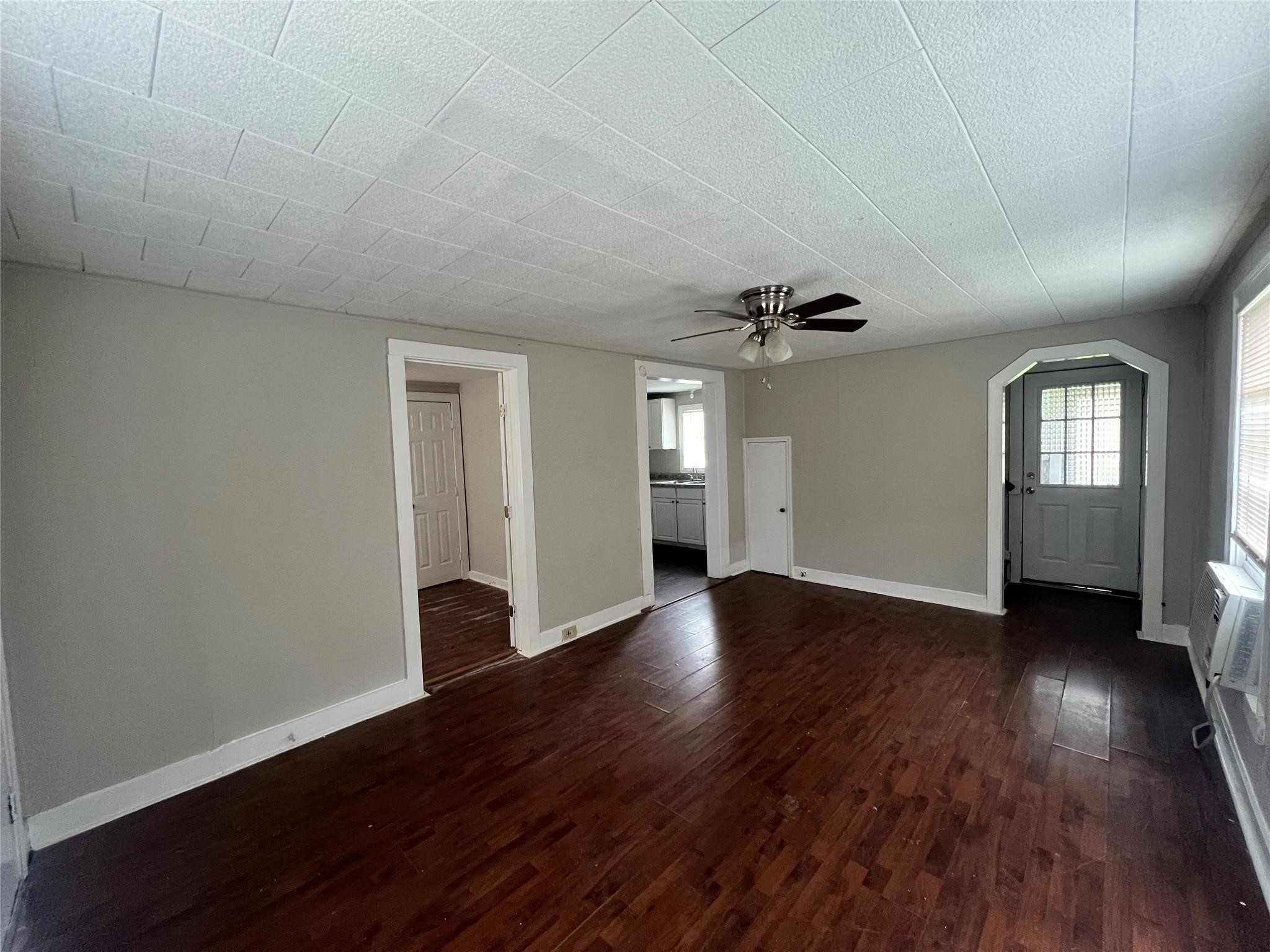 Edna Condo: 312 South Pumphrey Street