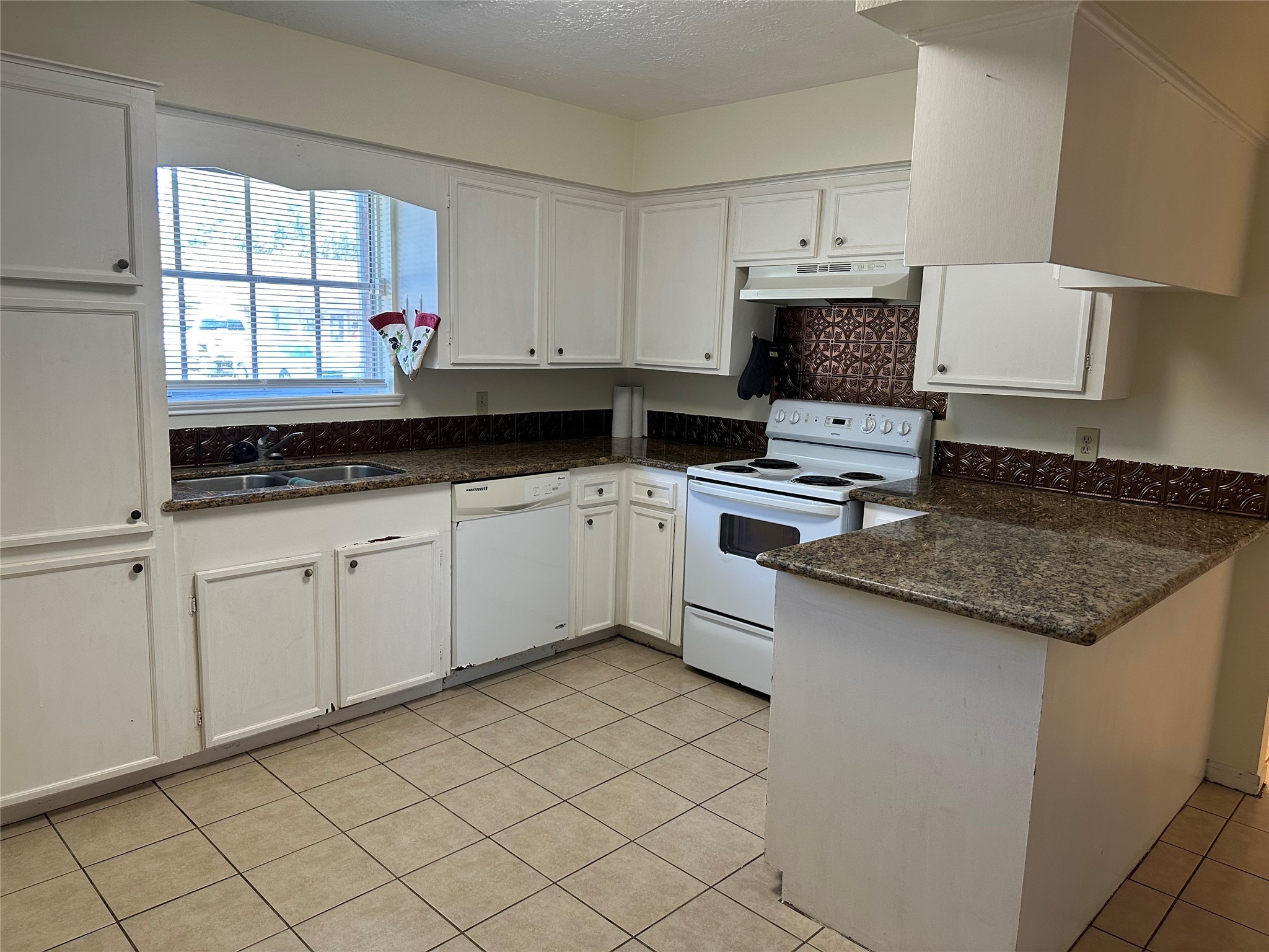 Deer Park Condo: 1101 Ellen Drive