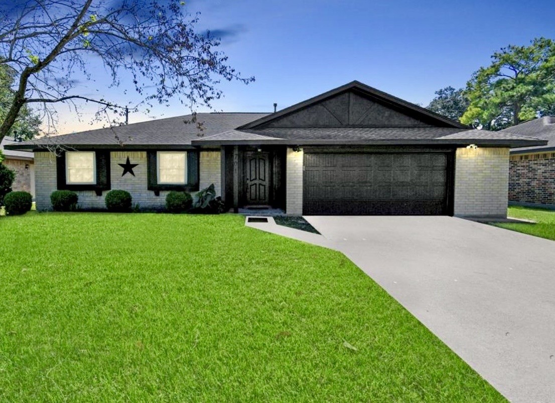 Deer Park Condo: 701 Regency Drive