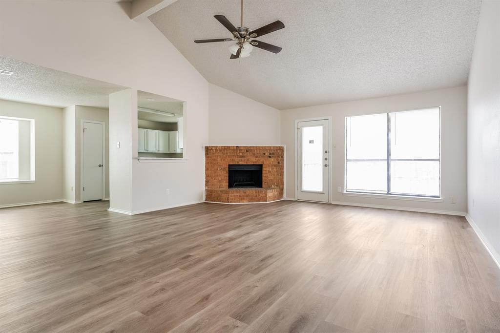 Cedar Hill Condo: 900 Blewitt Drive