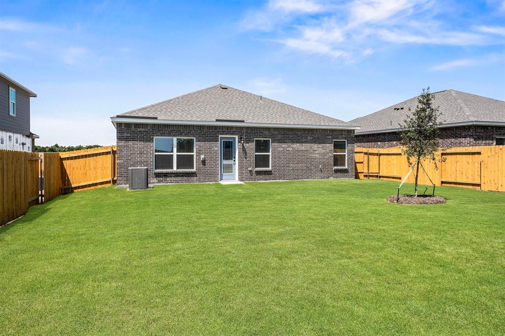 Hutchins Condo: 1004 Pecan Place