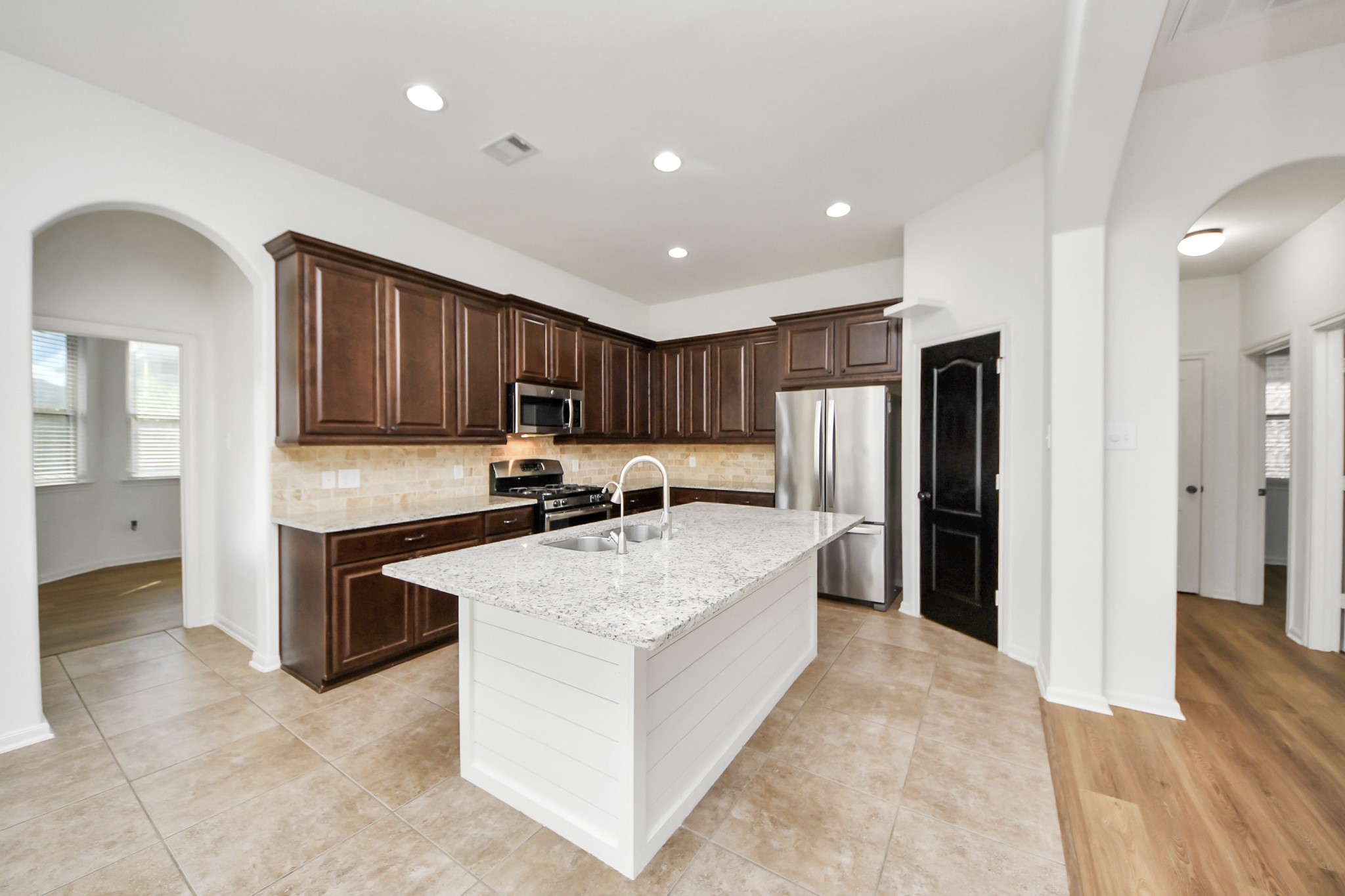 Humble Condo: 17010 Upper Ridge Lane