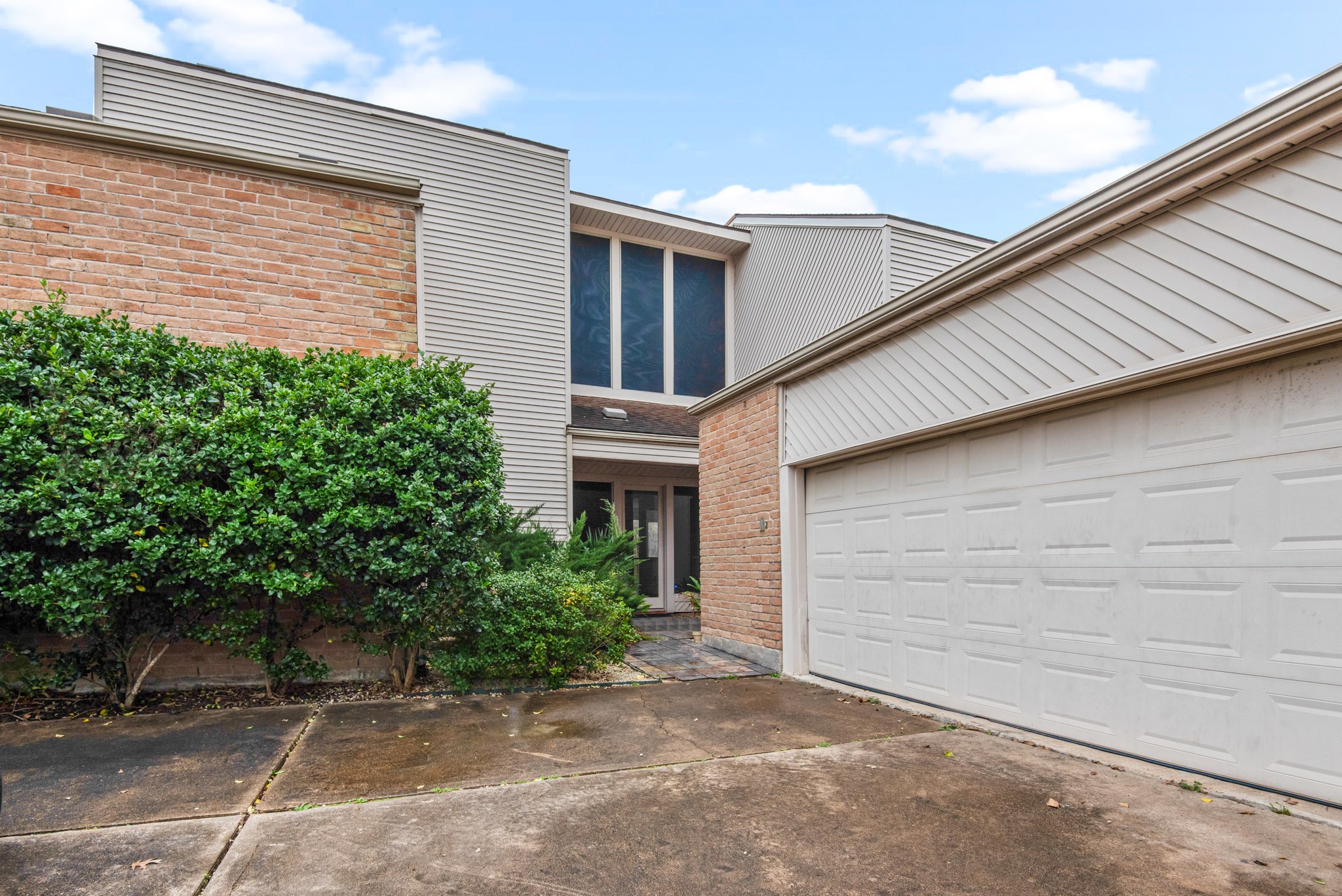 Houston Condo: 1022 Forest Home Drive