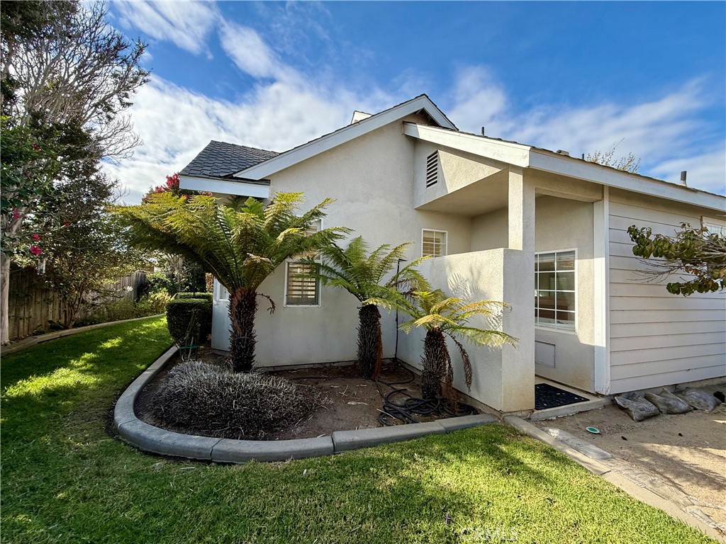 Santa Maria Condo: 1602 Jonathan Place