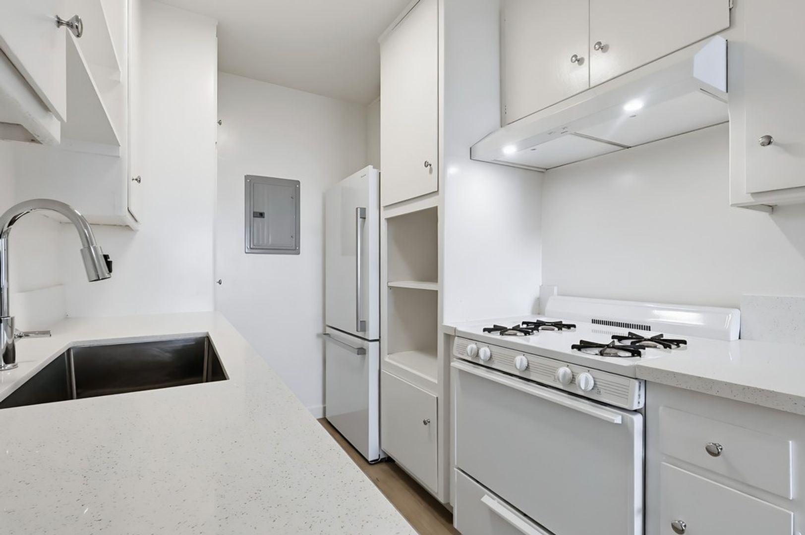 Los Angeles Condo: 6803 Brynhurst Ave