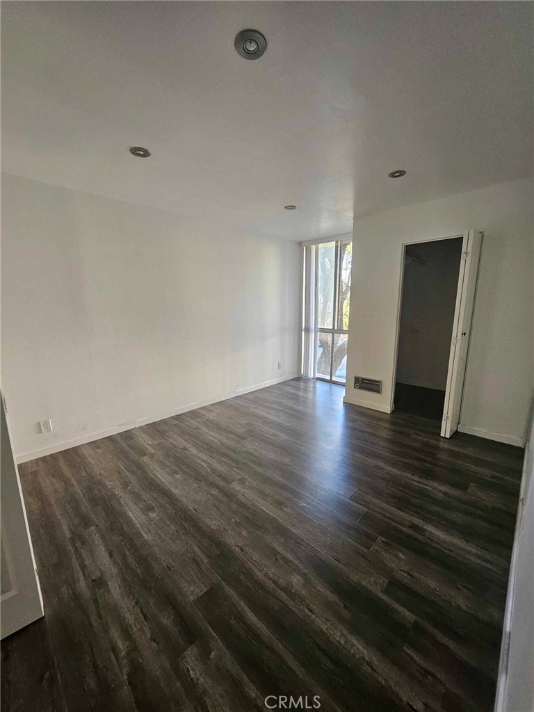 Los Angeles Condo: 525 South Ardmore Avenue