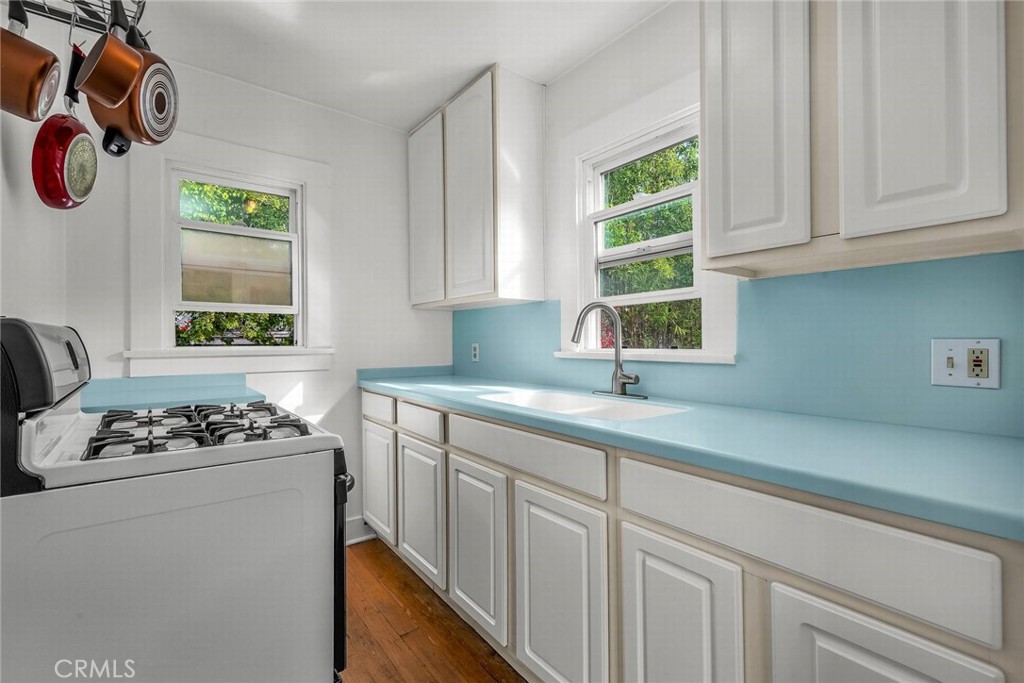 Redondo Beach Condo: 204 South 1/2 Guadalupe Redondo Beach