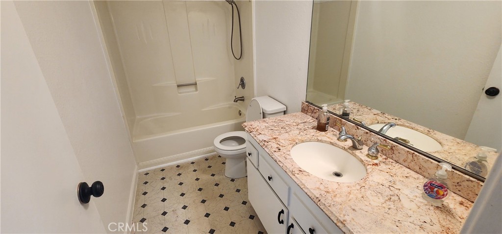 Atascadero Condo: 5580 Traffic