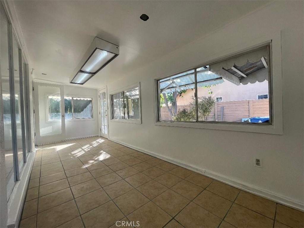 Winnetka Condo: 20514 Gault Street