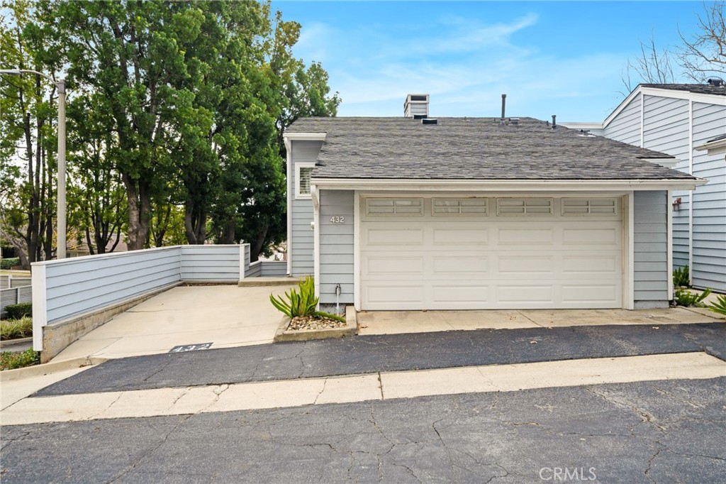 San Dimas Condo: 432 Caldwell Court