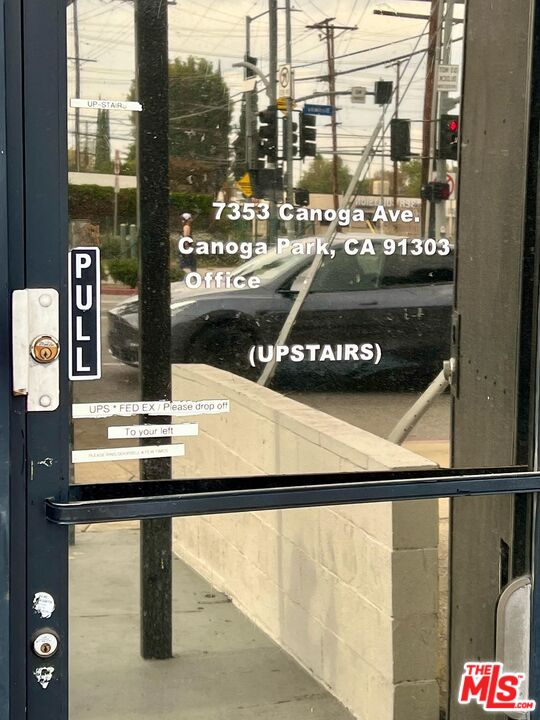 Los Angeles Condo: 7353 Canoga Avenue