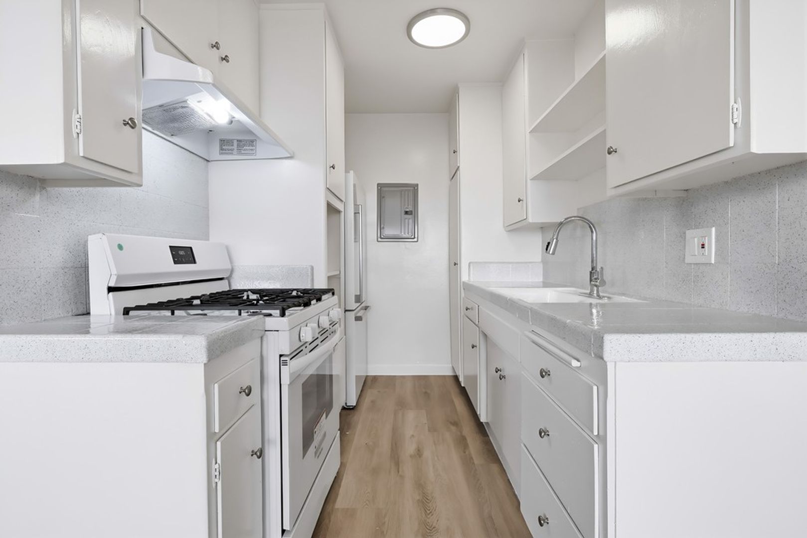 Los Angeles Condo: 6803 Brynhurst Ave