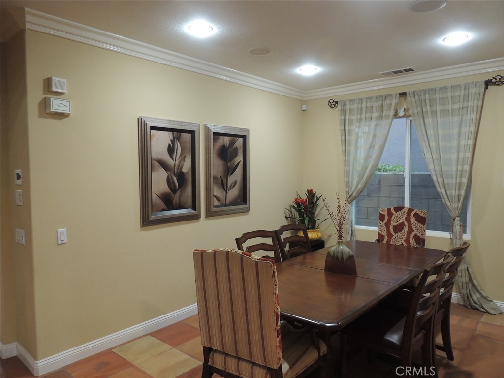 Eastvale Condo: 7621 Stonegate Drive
